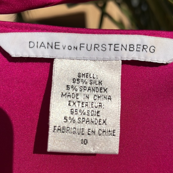 🩷DVF Wrap Dress - Picture 7 of 9